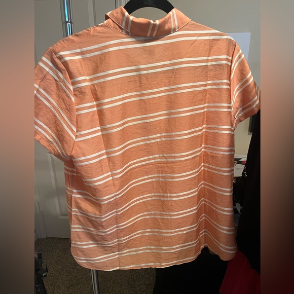 Cabi Camp Shirt 6511. Size medium. Spring season 2024. - Picture 6 of 6